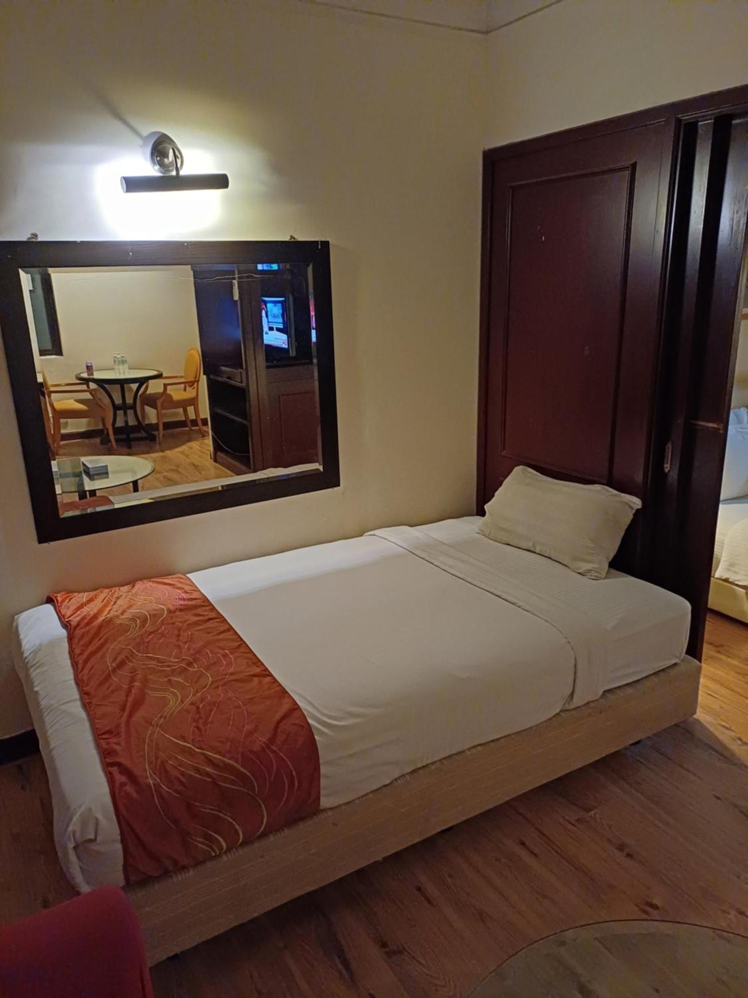 Times Square Grand Service Suite كوالالمبور المظهر الخارجي الصورة